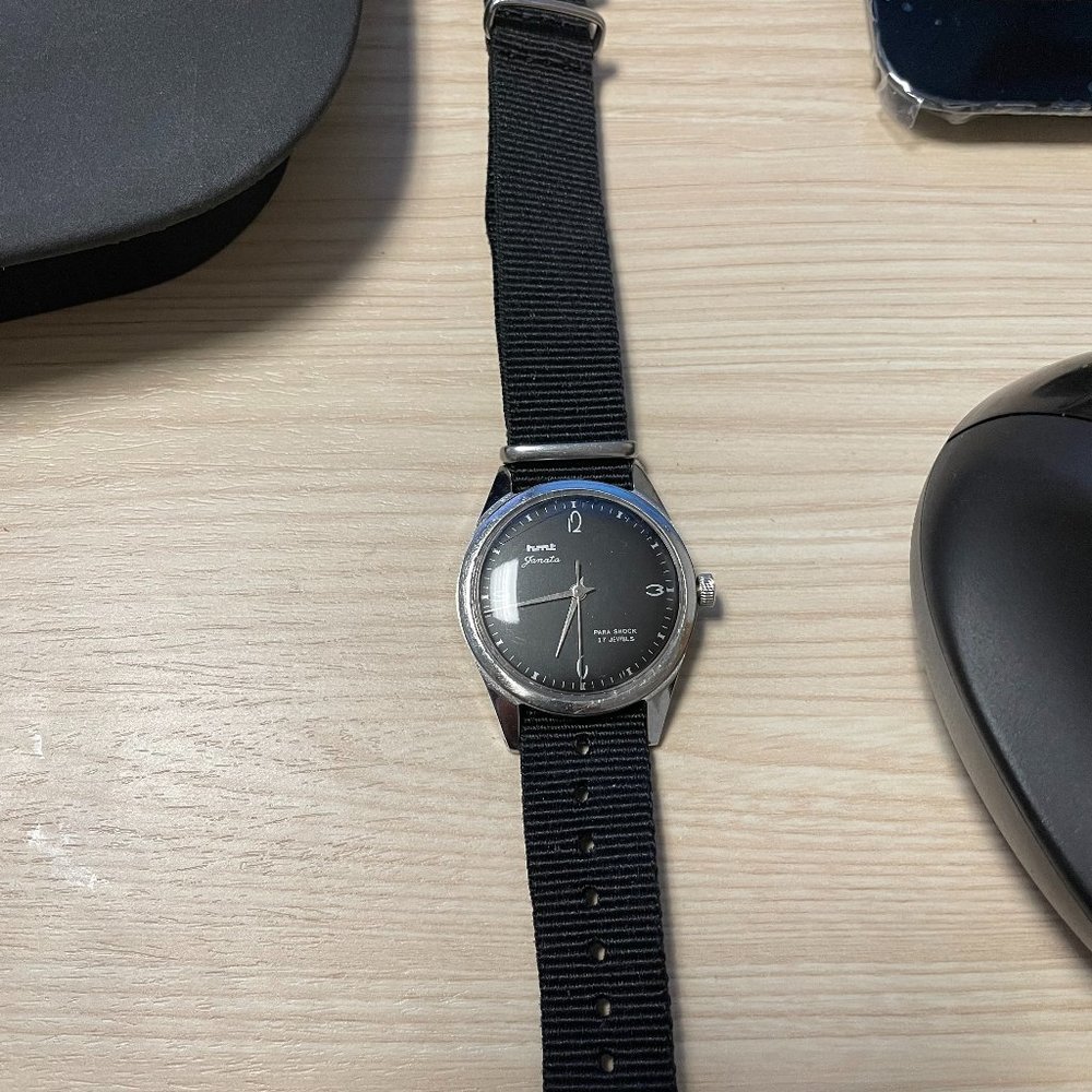 Vintage HMT Janata para shock 17 jewel with N/Nato strap running.